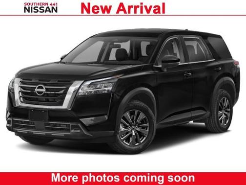 2022 Nissan Pathfinder S