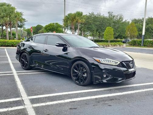 Black 2023 Nissan Maxima SR