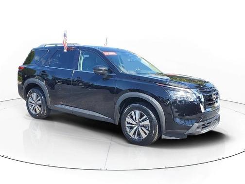 Black 2023 Nissan Pathfinder SL