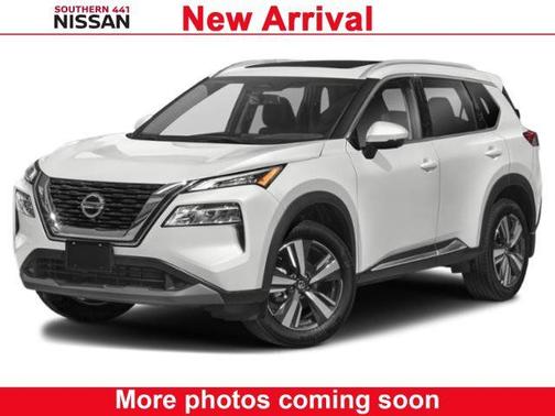 White 2022 Nissan Rogue SL