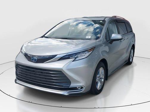 2024 Toyota Sienna Limited