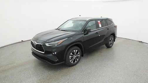 2025 Toyota Highlander XLE