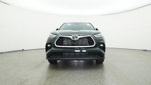 2025 Toyota Highlander XLE