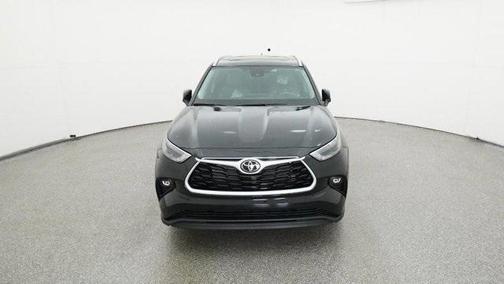 2025 Toyota Highlander XLE
