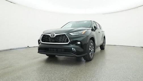 2025 Toyota Highlander XLE