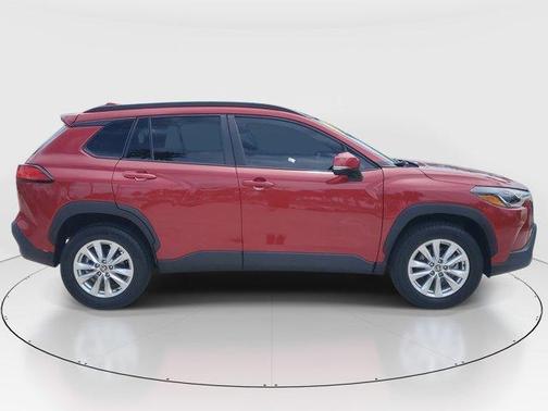 Barcelona Red Metallic 2022 Toyota Corolla Cross LE