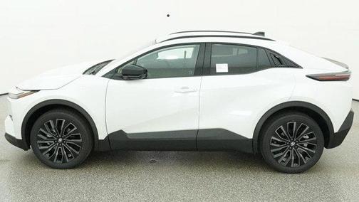 Pearl 2026 Toyota C-HR XSE