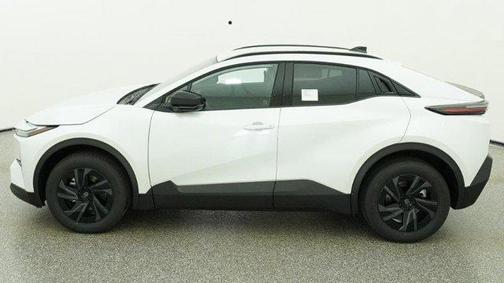 Pearl 2026 Toyota C-HR SE
