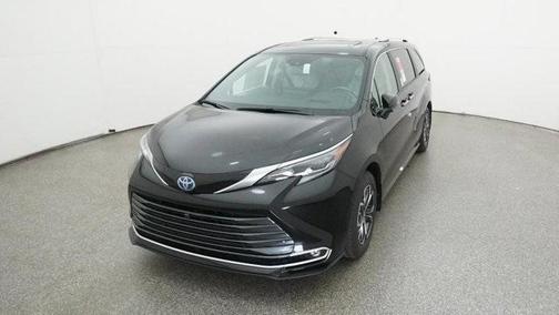 2025 Toyota Sienna Platinum 7 Passenger