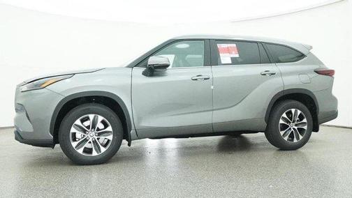 Metal 2026 Toyota Highlander XLE