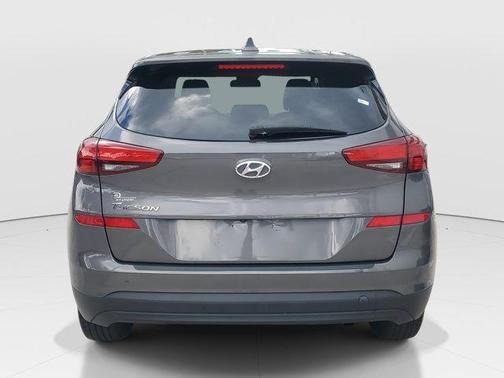 2021 Hyundai TUCSON SE