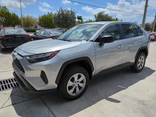 2023 Toyota RAV4 LE