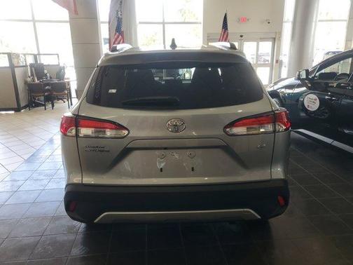 2025 Toyota Corolla Cross LE