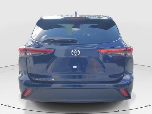 2022 Toyota Highlander L