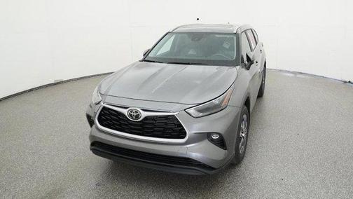 2025 Toyota Highlander XLE
