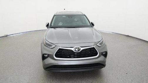 2025 Toyota Highlander XLE