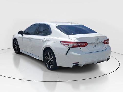 Super White 2020 Toyota Camry SE