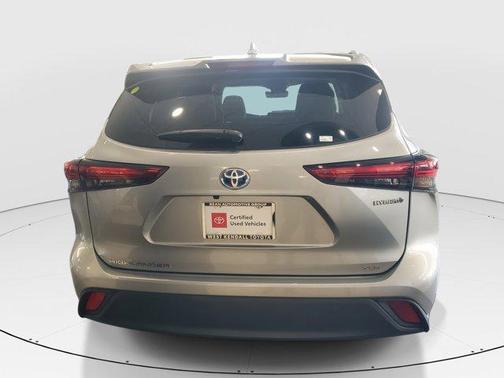 2023 Toyota Highlander Hybrid XLE