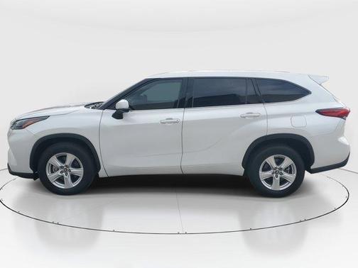 2022 Toyota Highlander L