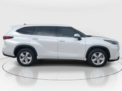 2022 Toyota Highlander L