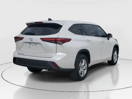 2022 Toyota Highlander L