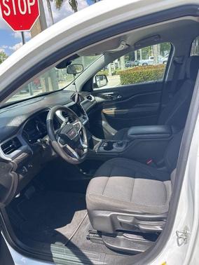 Summit White 2023 GMC Acadia SLE