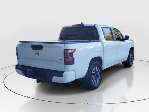 2024 Nissan Frontier SL