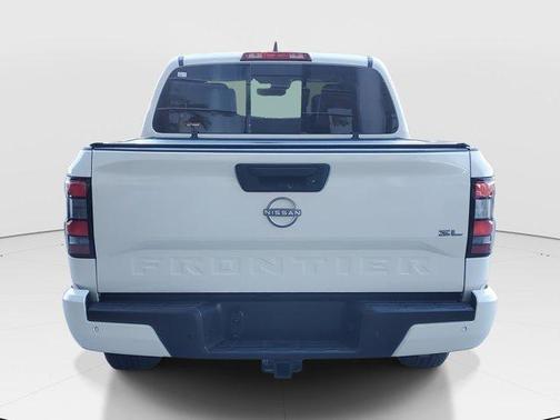2024 Nissan Frontier SL