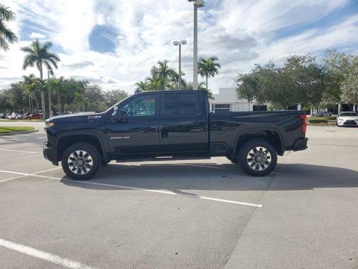 2024 Chevrolet Silverado 2500 Custom