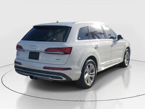 2021 Audi Q7 55 Premium Plus