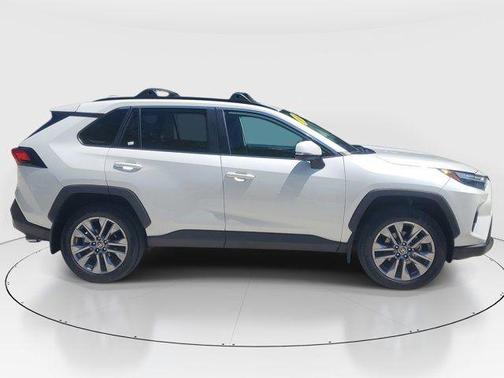 Pearl 2025 Toyota RAV4 XLE Premium
