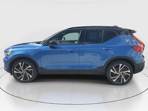 2021 Volvo XC40 T5 R-Design