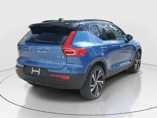 2021 Volvo XC40 T5 R-Design