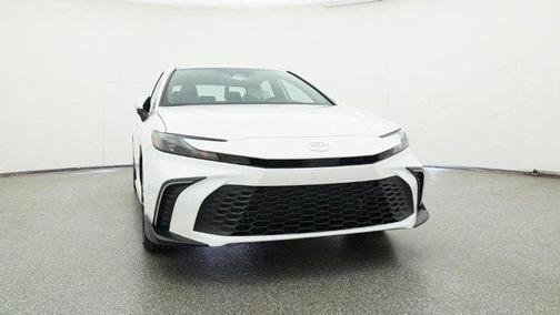 Ice 2026 Toyota Camry SE