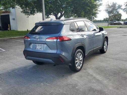 2024 Toyota Corolla Cross LE