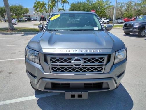 2024 Nissan Frontier SV