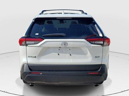 Pearl 2025 Toyota RAV4 XLE Premium