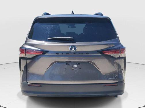 Predawn Gray Mica 2021 Toyota Sienna LE
