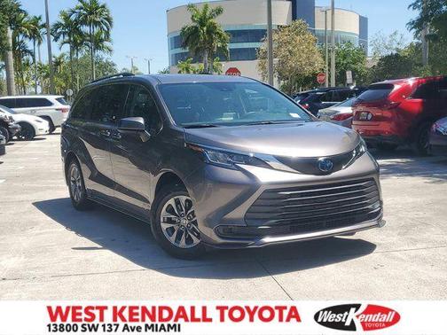 Predawn Gray Mica 2021 Toyota Sienna LE