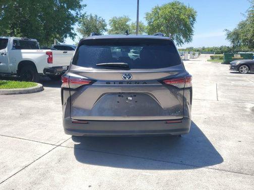 Predawn Gray Mica 2021 Toyota Sienna LE