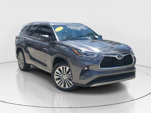 2022 Toyota Highlander Platinum