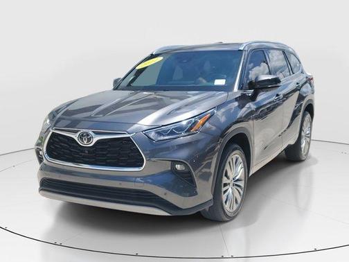 2022 Toyota Highlander Platinum