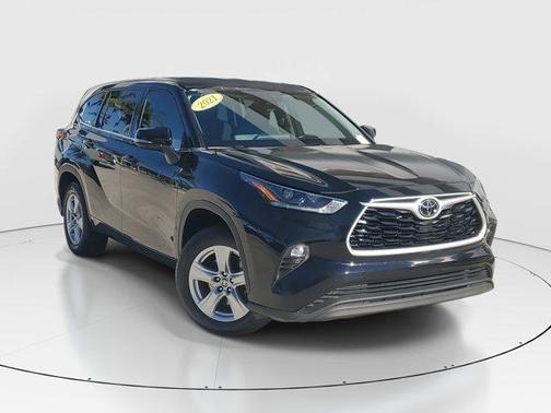 2021 Toyota Highlander LE