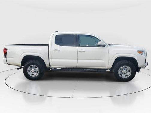 White 2022 Toyota Tacoma SR