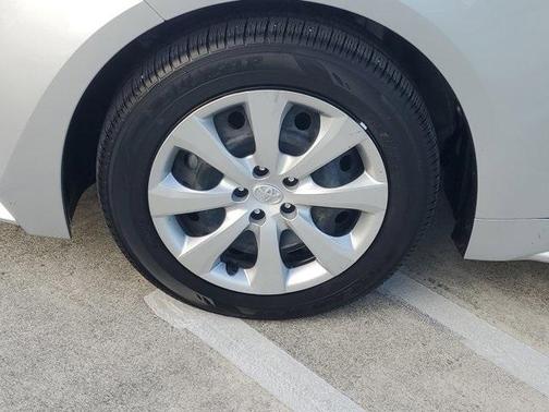2024 Toyota Corolla Hybrid LE