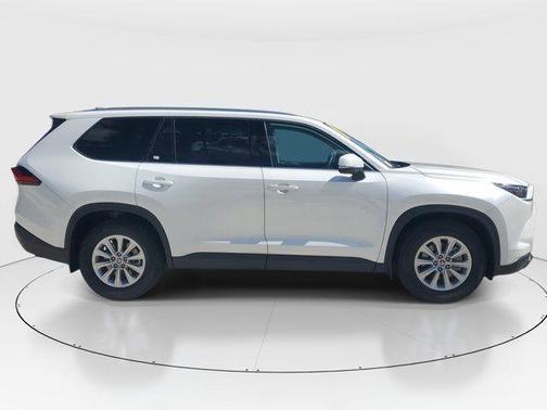 Pearl 2024 Toyota Grand Highlander XLE