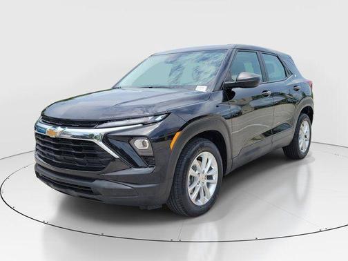 Mosaic Black Metallic 2025 Chevrolet Trailblazer LS