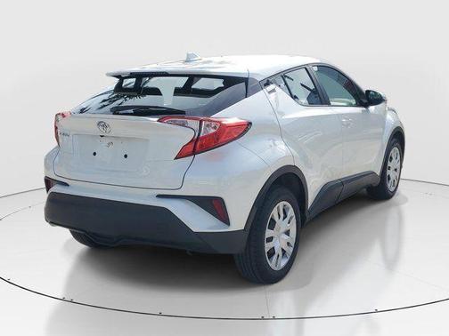 Blizzard Pearl 2021 Toyota C-HR LE