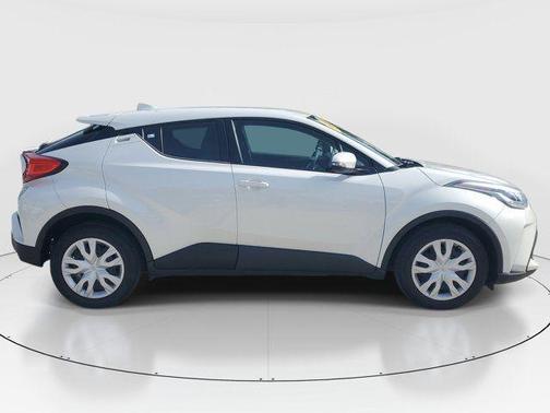 Blizzard Pearl 2021 Toyota C-HR LE