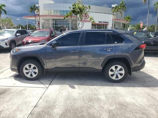 2022 Toyota RAV4 LE